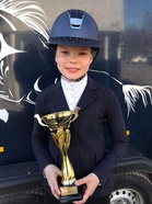 Annika Grönroos, luokkavoitto ja pokaali kotiin!
(kuva Mia Maukonen)